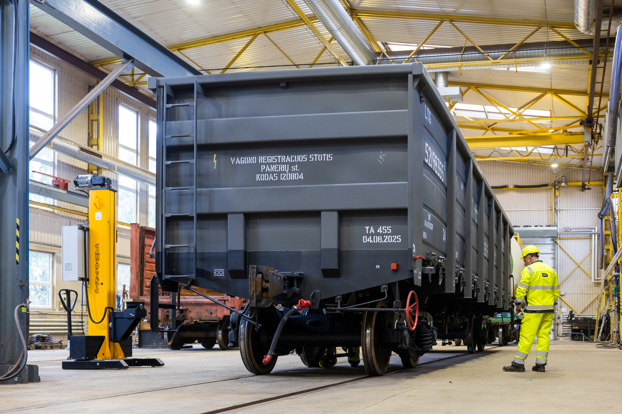 Patikimumas ir paprastumas: „LTG Cargo“ rūpinasi ne tik pervežimais, bet ir riedmenų remontu