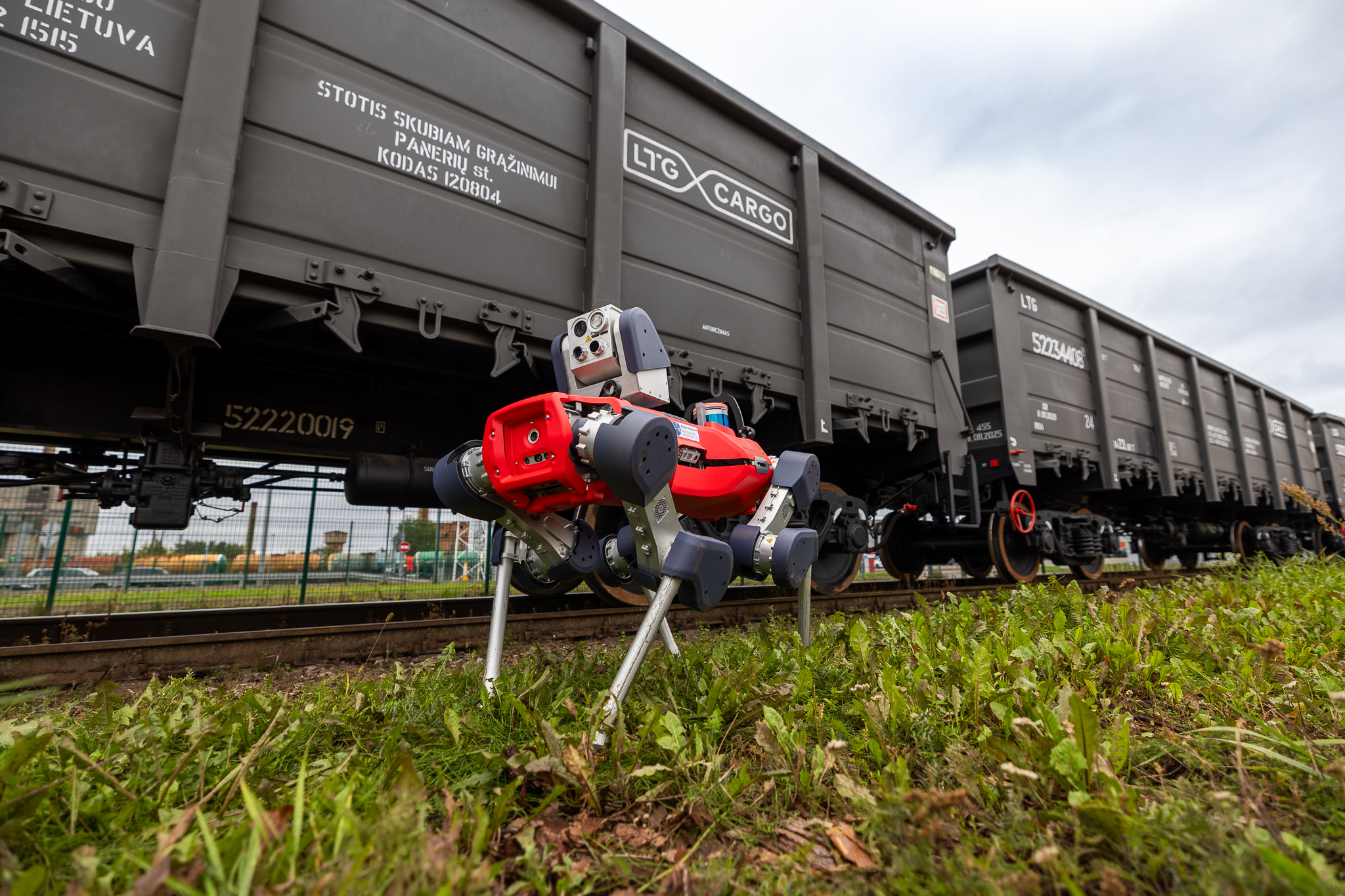LTG Cargo pilot project: robot dog to help detect defects